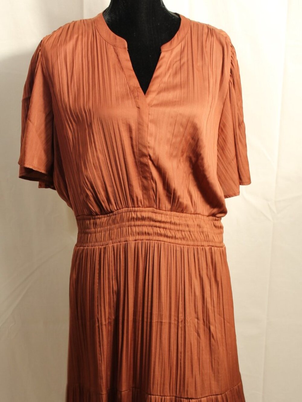 Simply Vera Wang Women's XL Rust(terracotta) Pleated Midi Dress V-Neck